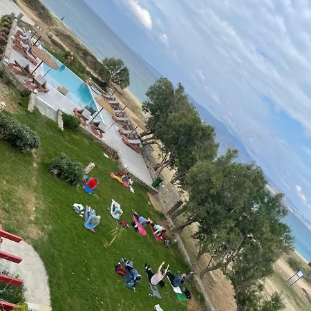 Acti 4*