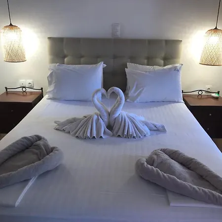 阿可体普拉卡酒店 Pláka